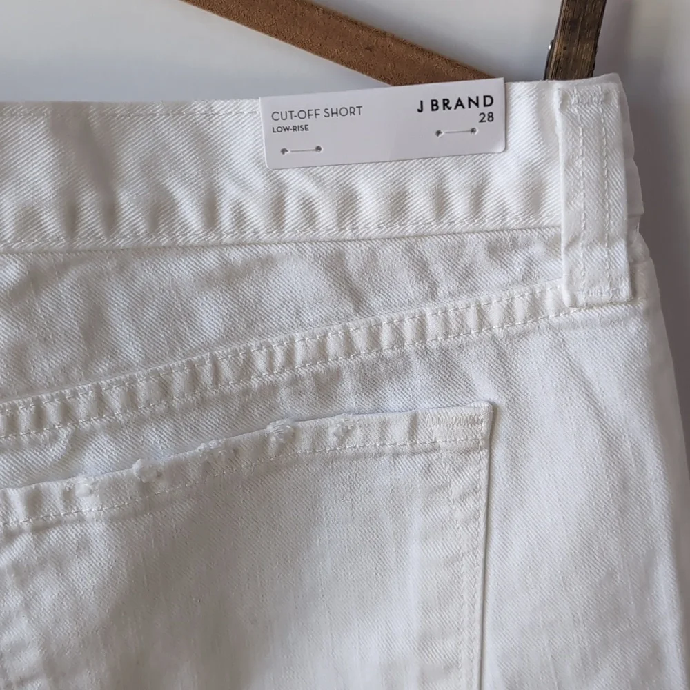 NWT J Brand Cut-Off Short Low-Rise Vixen White Jean 28